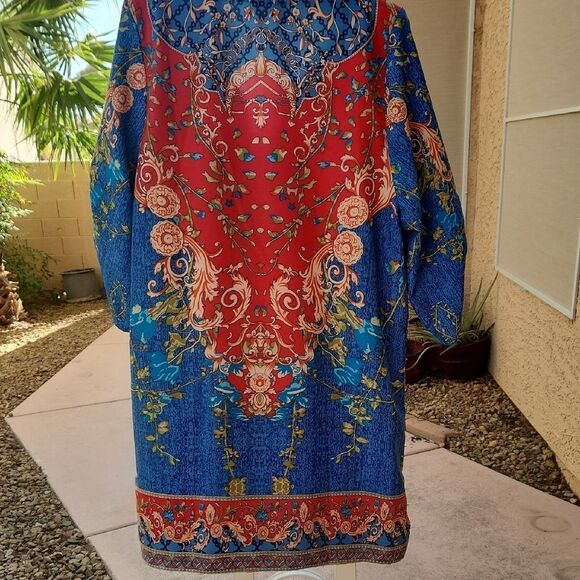 Red and Blue Tunic Top with Vibrant Colors - Picture 6 of 6